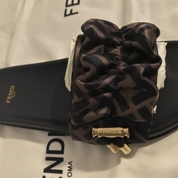 Fendi - Picture 8 of 10